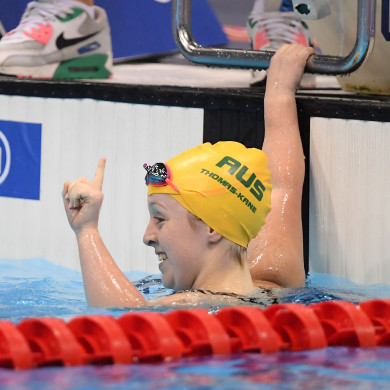 Tiffany Thomas Kane is crowned world champ in the Women's 100m Breaststroke SB7 on night three.
