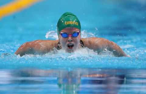 Elizabeth Dekkers Dekkers displays no nerves on her first international outing.